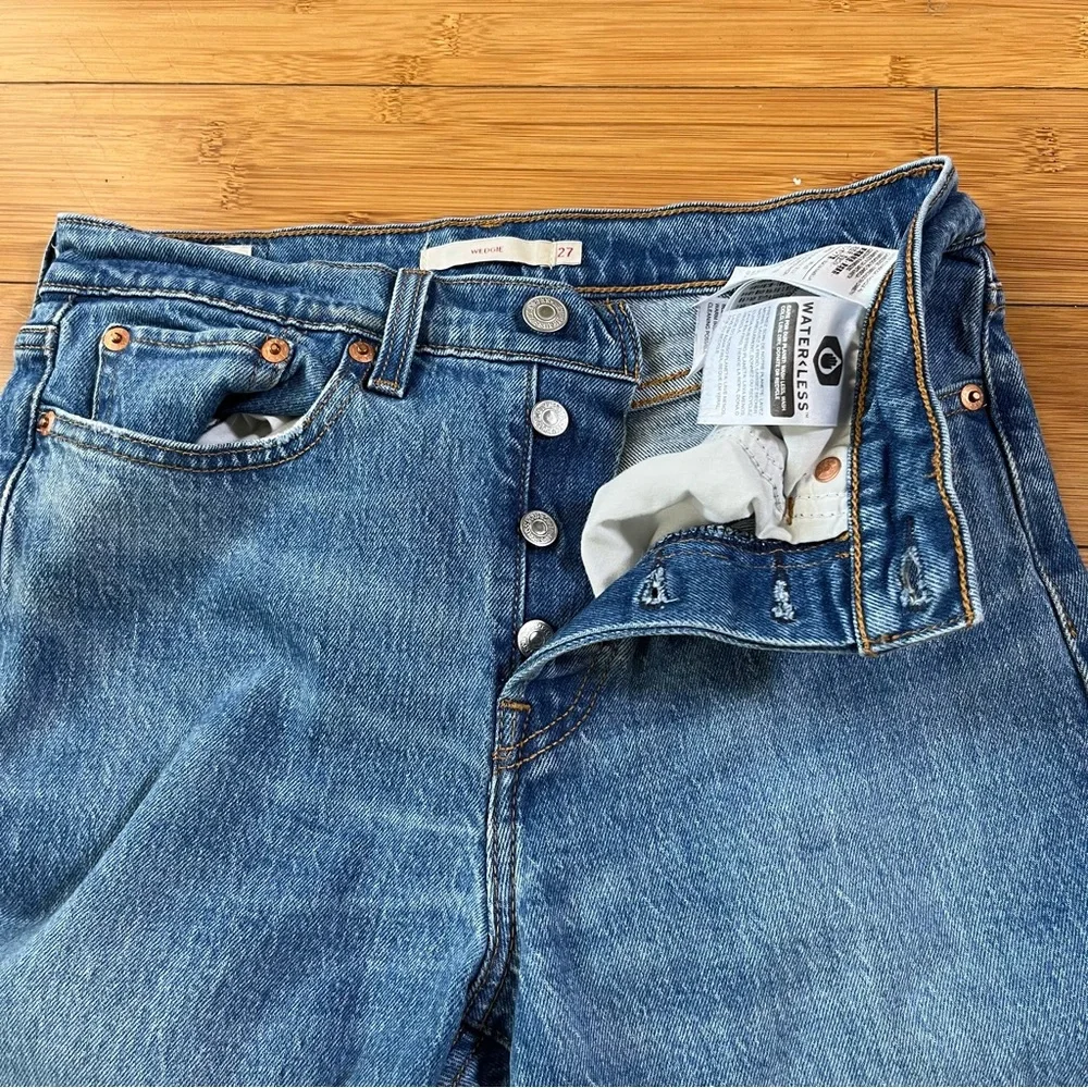 Levi's Wedgie Straight Leg Button Fly Classic Blue Jeans size 27 - Picture 7 of 12